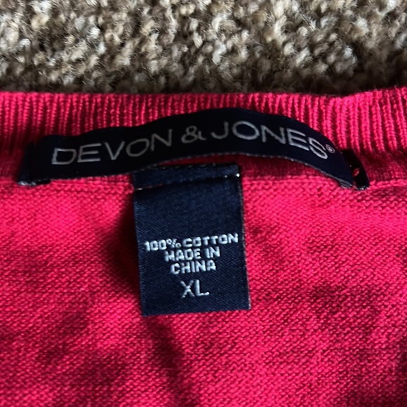 ‼️FINAL PRICE‼️ Mens Devon & Jones vnecksweater in red - Picture 2 of 4